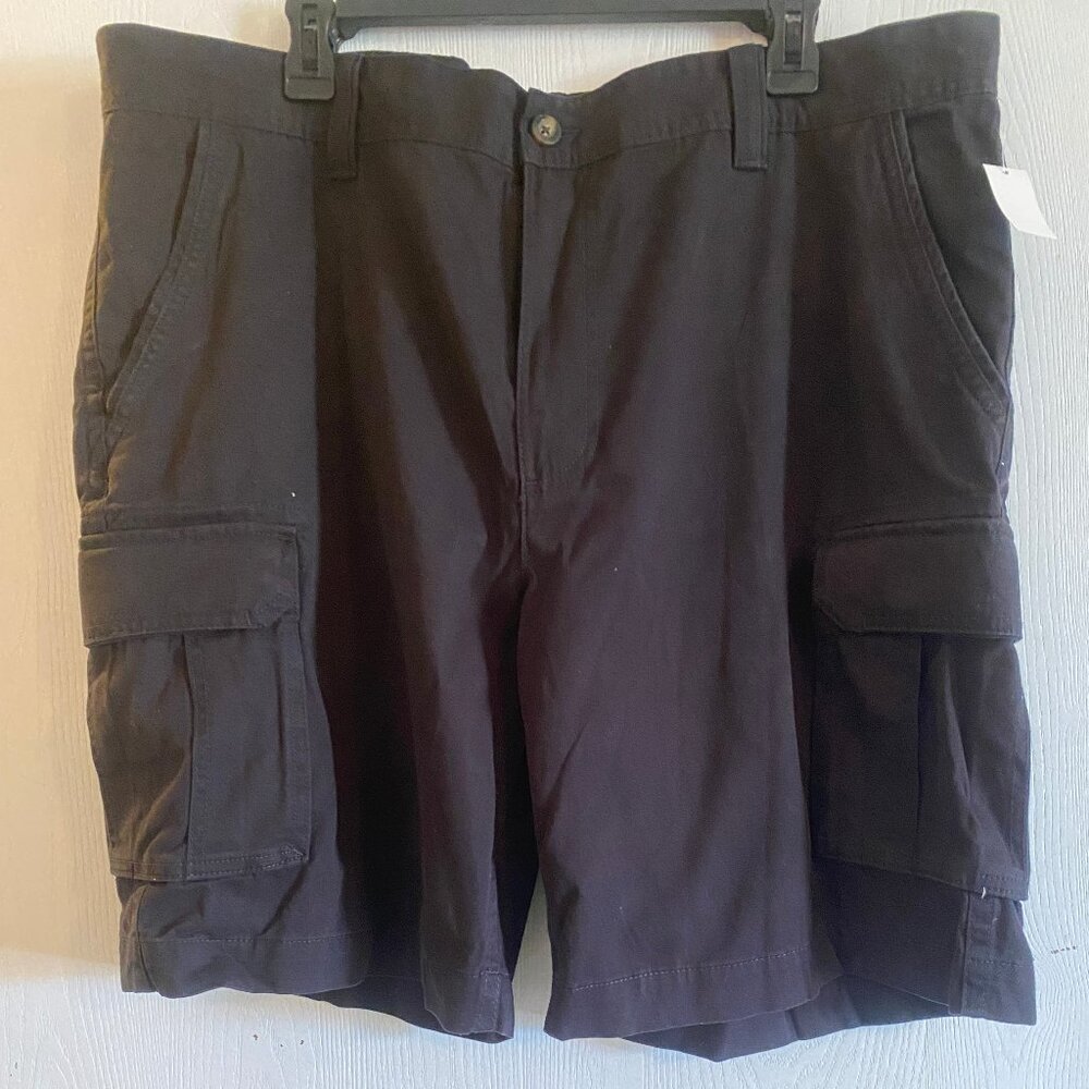 Men's Black Cargo Shorts Size 42 Inseam 9.5" NWT Amazon Essentials
